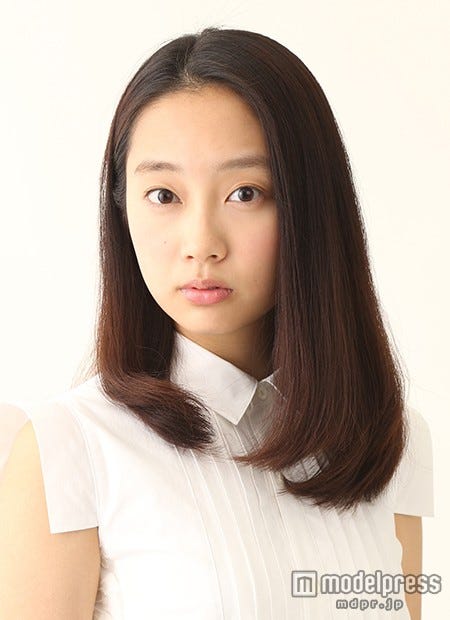 江藤美百合役の清水くるみ