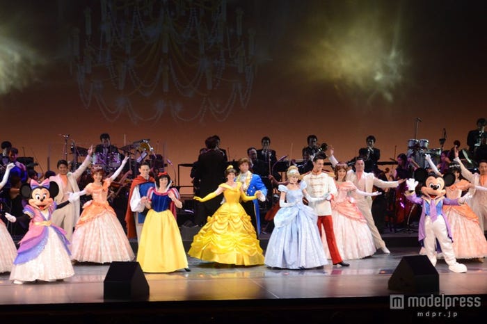 「バレンタイン・ナイト2014」プリンセス集合(白雪姫、ベル、シンデレラ)