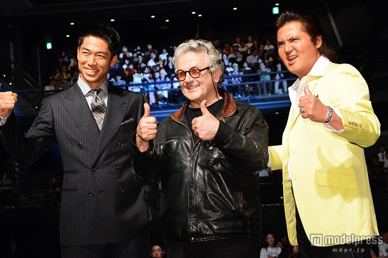 左より：AKIRA、ジョージ・ミラー監督、竹内力