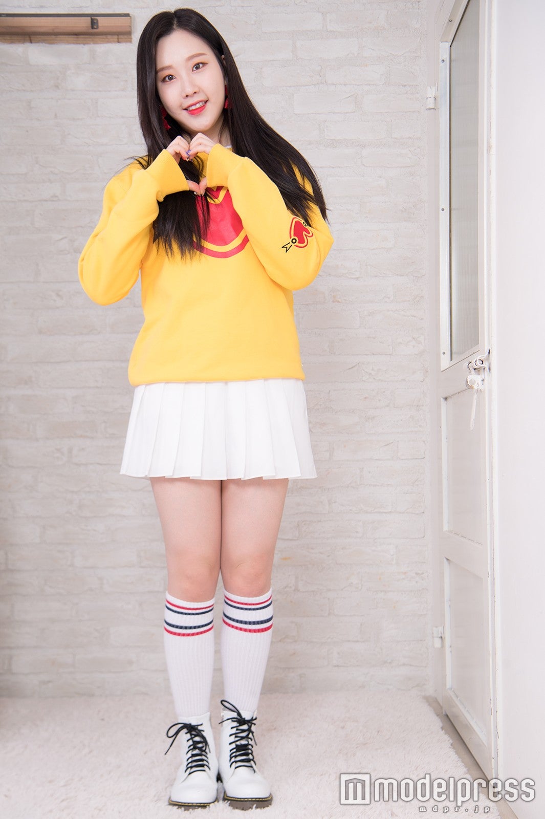 ナユン（C）モデルプレス