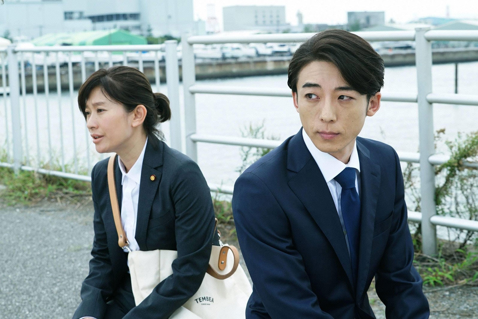 篠原涼子、高橋一生／「民衆の敵」第6話より（C）フジテレビ