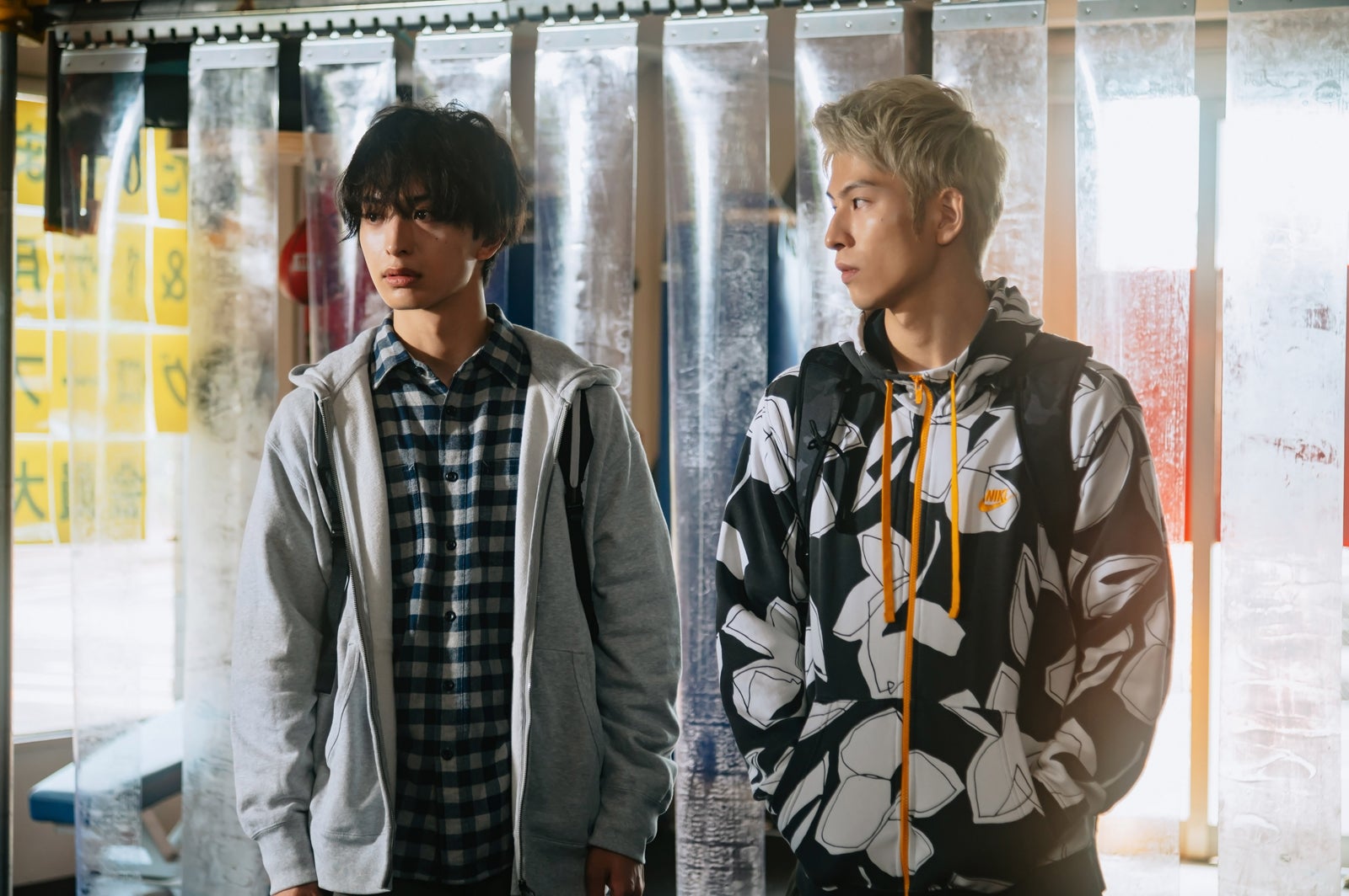 木村慧人、長谷川慎「レッドブルー」第2話（C）「レッドブルー」製作委員会・MBS（C）波切敦／小学館