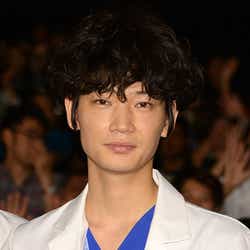 モデルプレス - “産科医”綾野剛、私生活でも「検診しちゃってます」