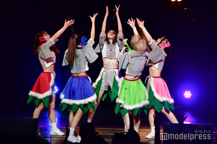 豆柴の大群(C)モデルプレス