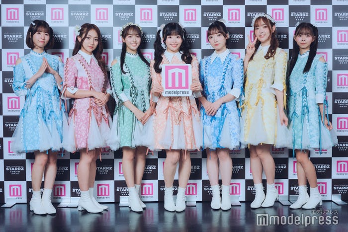 (左から)相川奈央、月城咲舞、麻丘真央、望月りの、河瀬詩、天城サリー、椎名桜月/22/7(C)モデルプレス