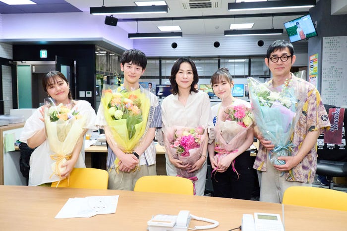 宮坂千秋、小林虎之介、西田尚美、蒼井陽奈、竹森千人(C)日本テレビ