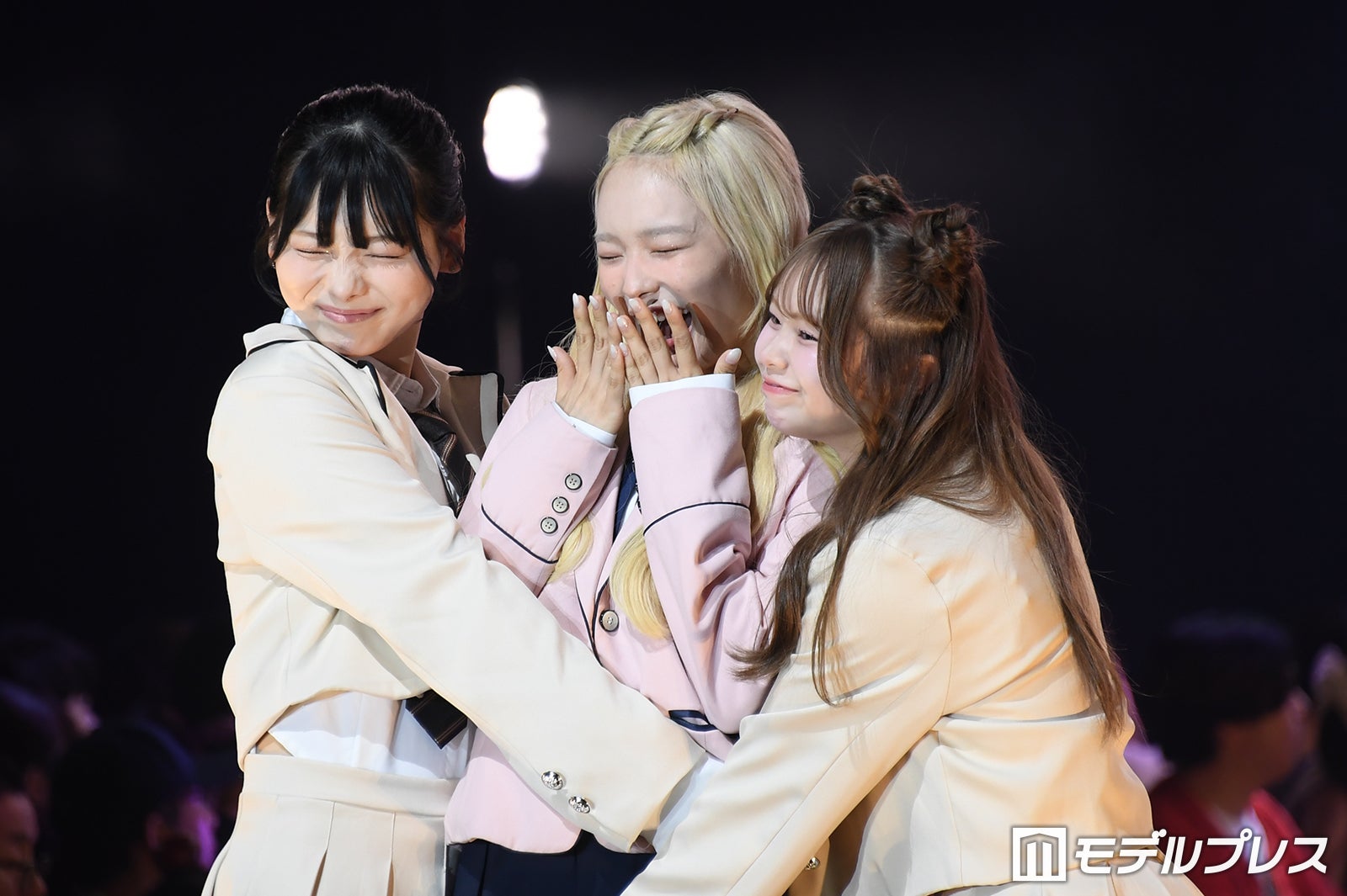 「今日好き」莉那・田中陽菜、笑顔全開ランウェイ 田中陽莉と密着で歓声浴びる【学生ランウェイ名古屋】