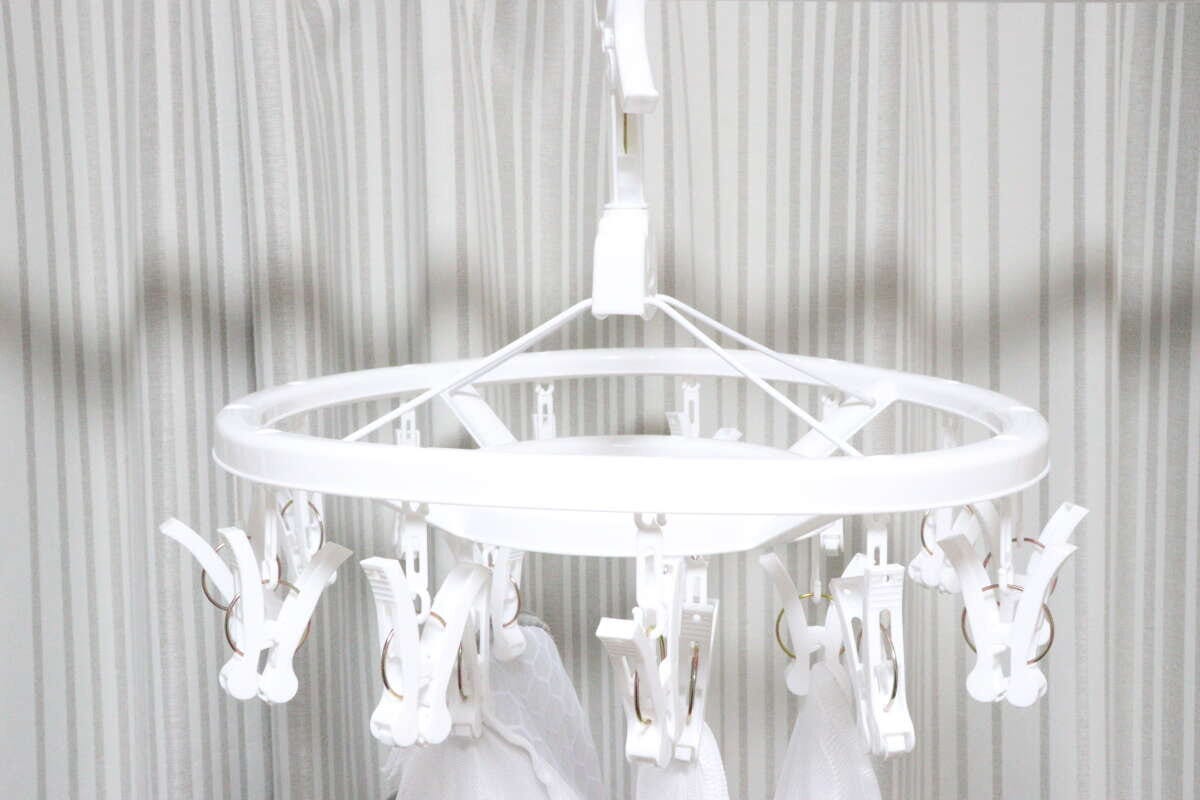 ダイソーの引っ張る取りやすいピンチハンガー（18ピンチ）の使用例