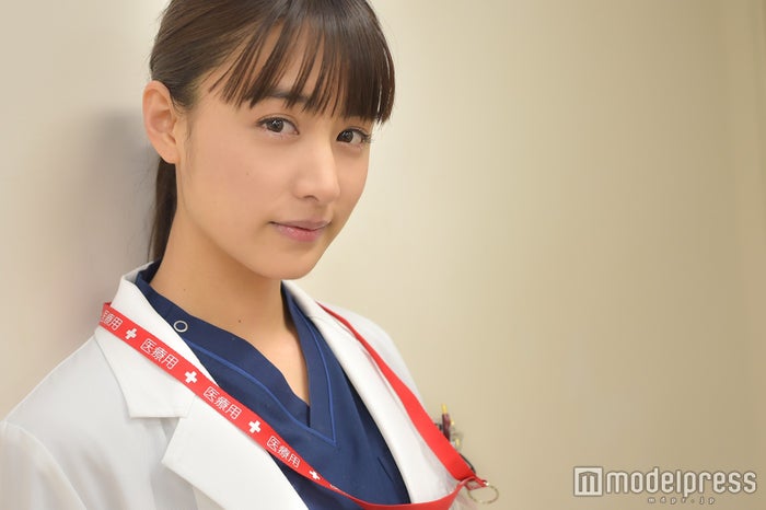 山本美月 嘘の戦争 反響殺到 草なぎ剛と 可愛すぎた キスシーン 史上一番痛い 涙のビンタ 撮影裏側を明かす モデルプレスインタビュー モデルプレス