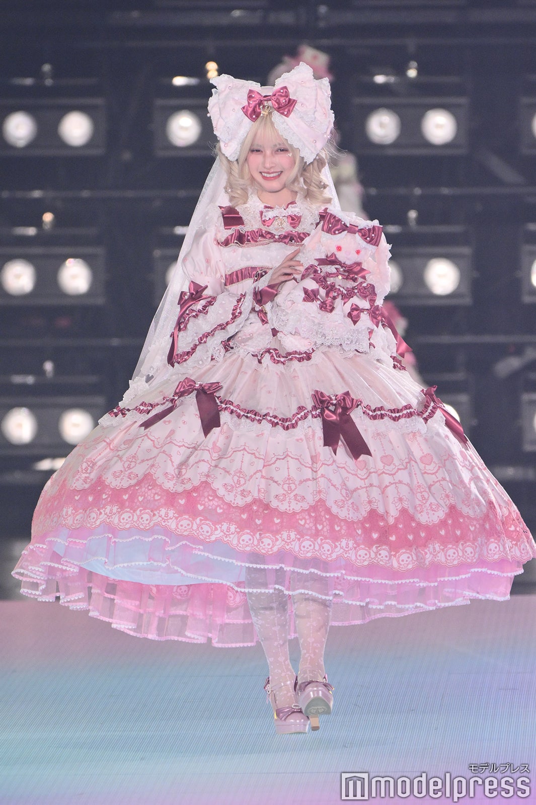 （C）モデルプレス