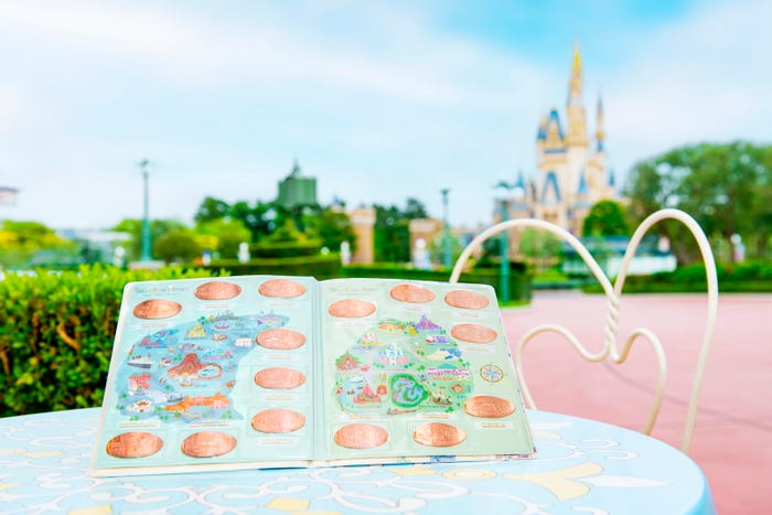 スーベニアメダルブック2,900円※スーベニアメダルは別売り(C)Disney