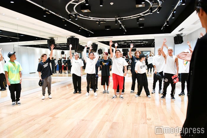 THE RAMPAGE from EXILE TRIBE「EXPG出身は?」に挙手で答える(C)モデルプレス