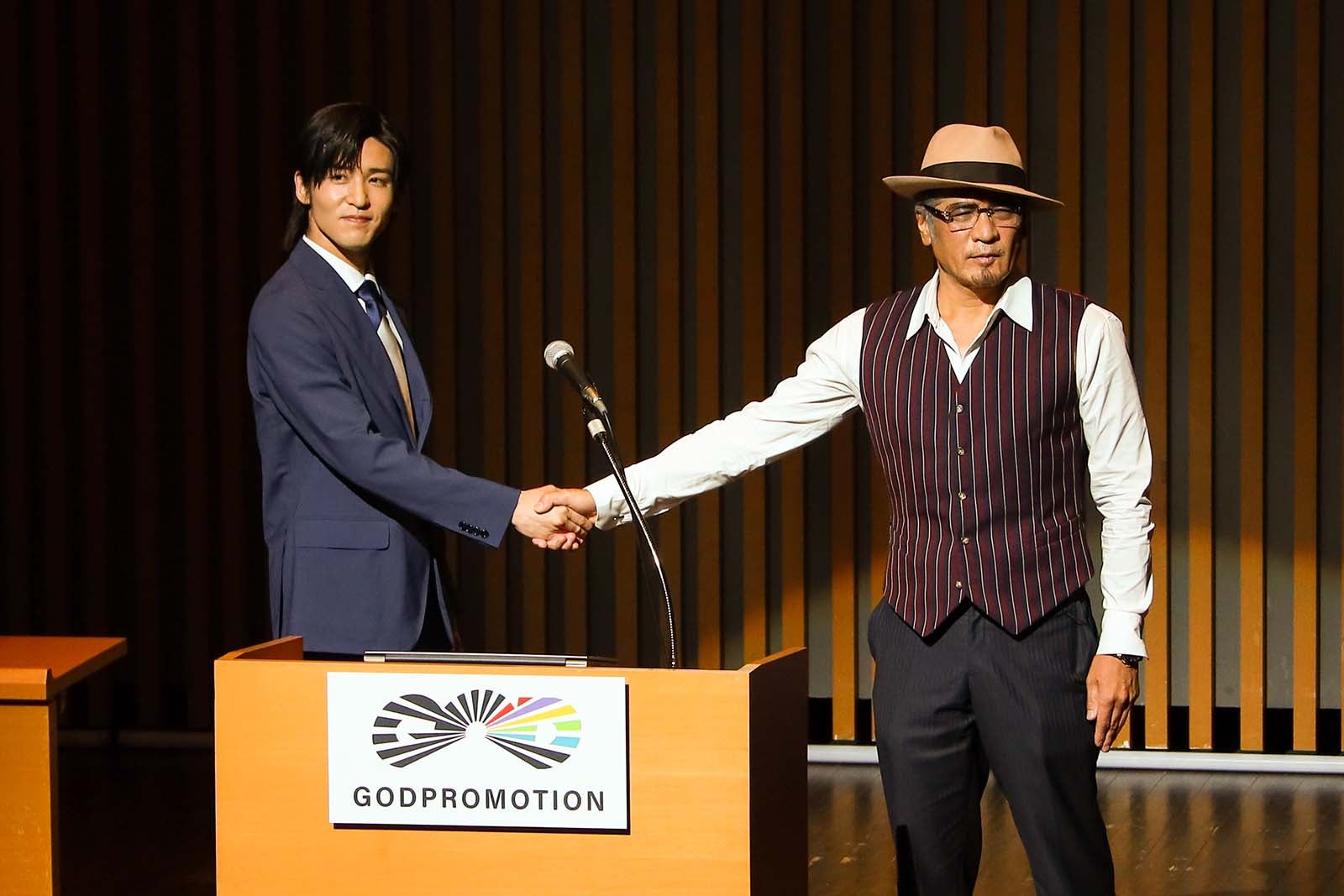 目黒蓮、吉川晃司「トリリオンゲーム」第6話より（C）TBS／撮影：高橋裕子