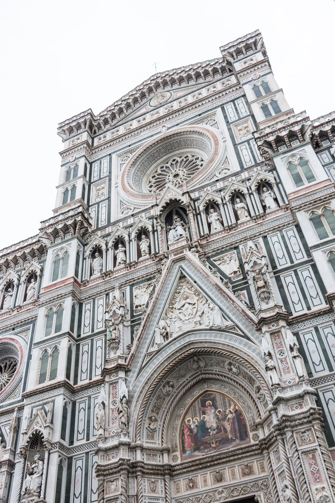 イタリア・フィレンツェのサンタ・マリア・デル・フィオーレ大聖堂／photo by 写真素材ぱくたそ[photographer axis]