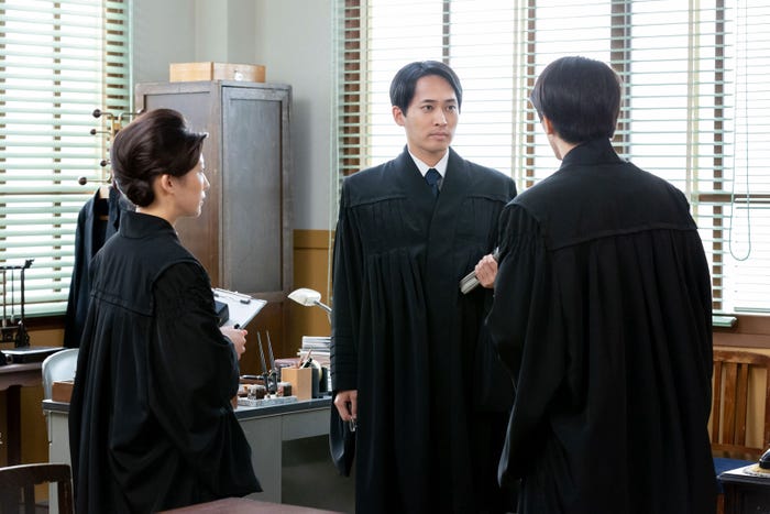 伊藤沙莉、平埜生成「虎に翼」第114話(C)NHK