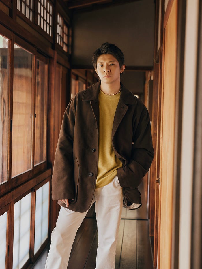 岸優太「BANANA REPUBLIC HOLIDAY 2025」(提供写真)