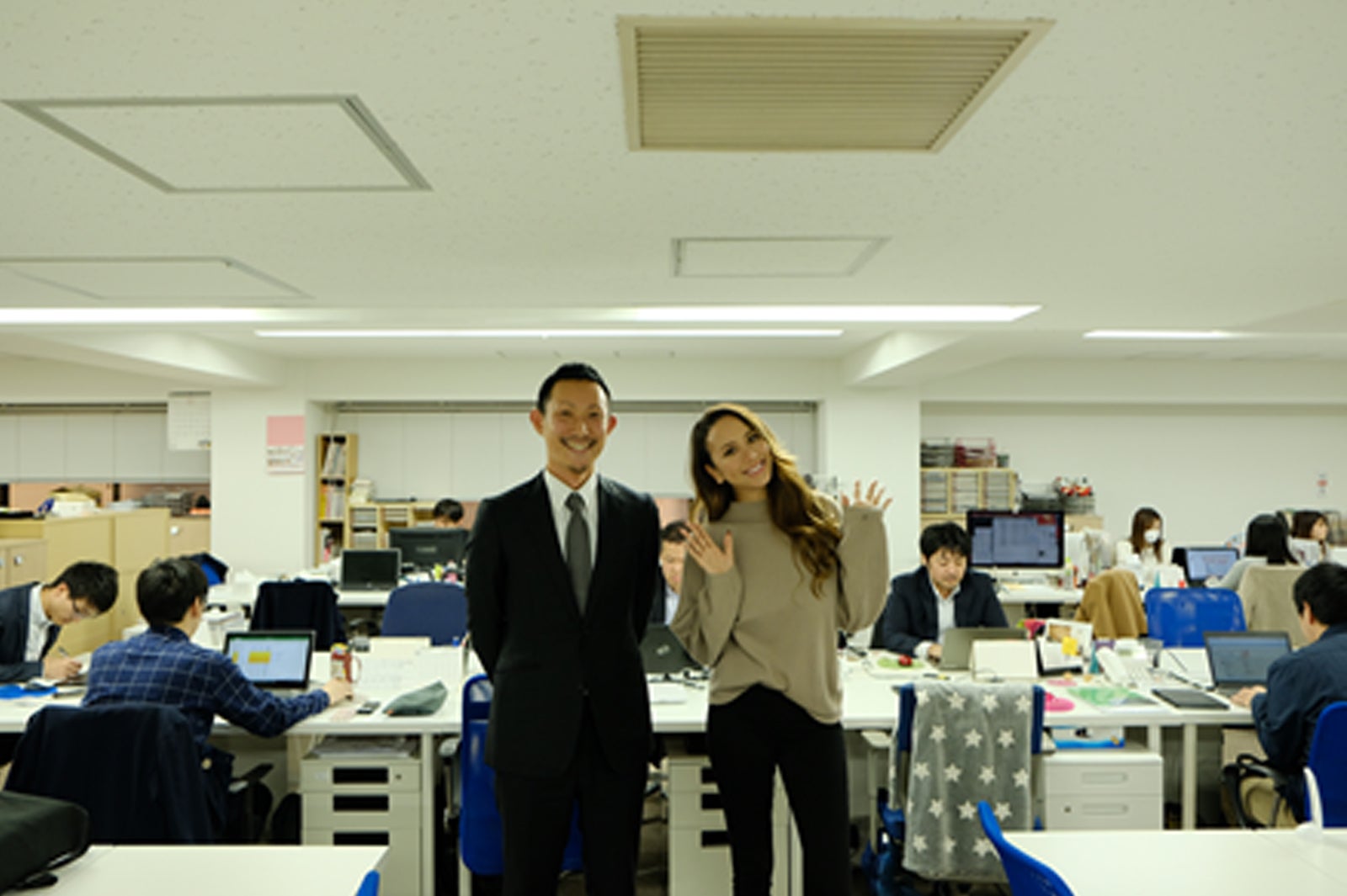 道端アンジェリカが飲食店でバイト体験　慣れない仕事に苦戦も