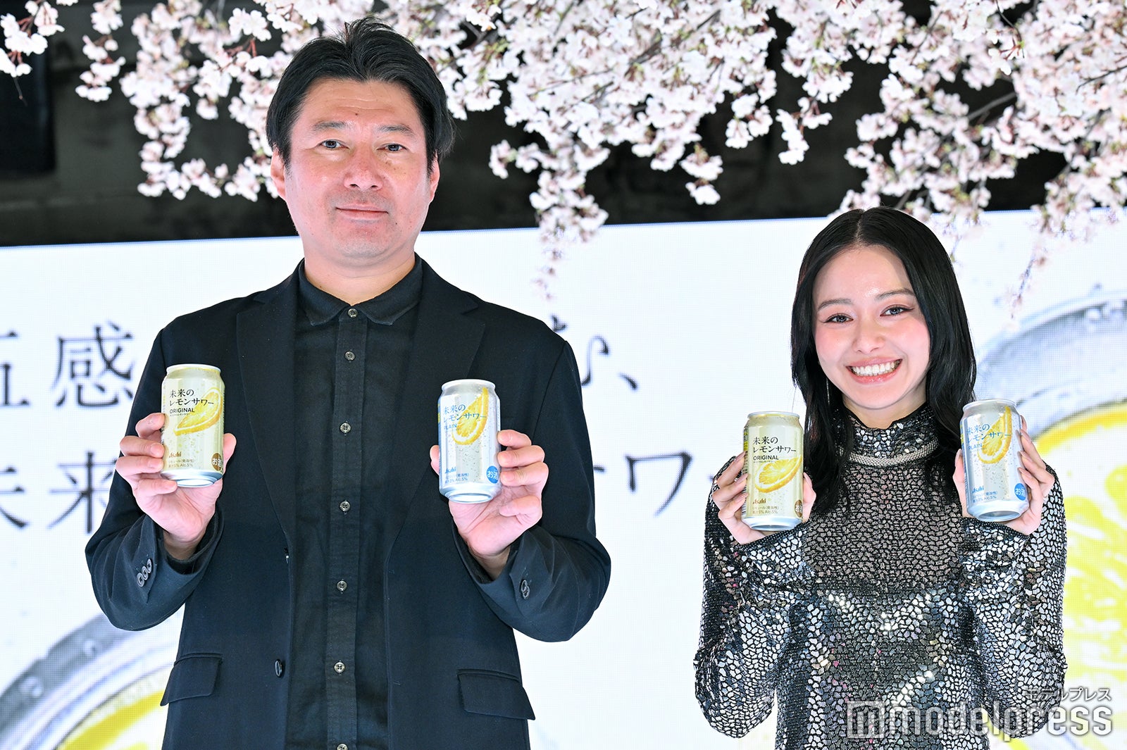 （右）山本舞香（C）モデルプレス