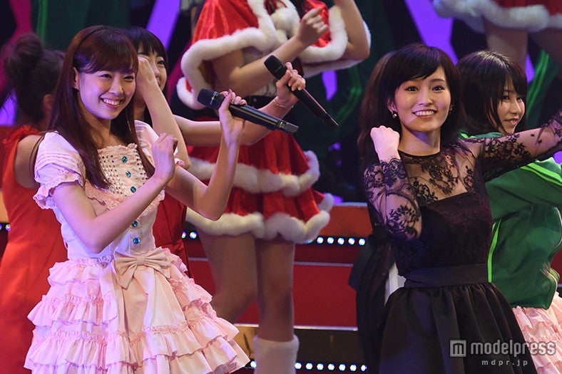 （左から）渡辺美優紀、山本彩