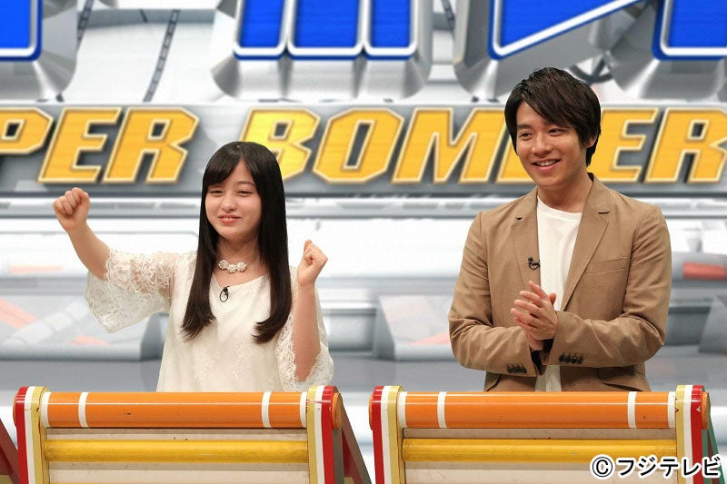 橋本環奈、小出恵介（C）フジテレビ