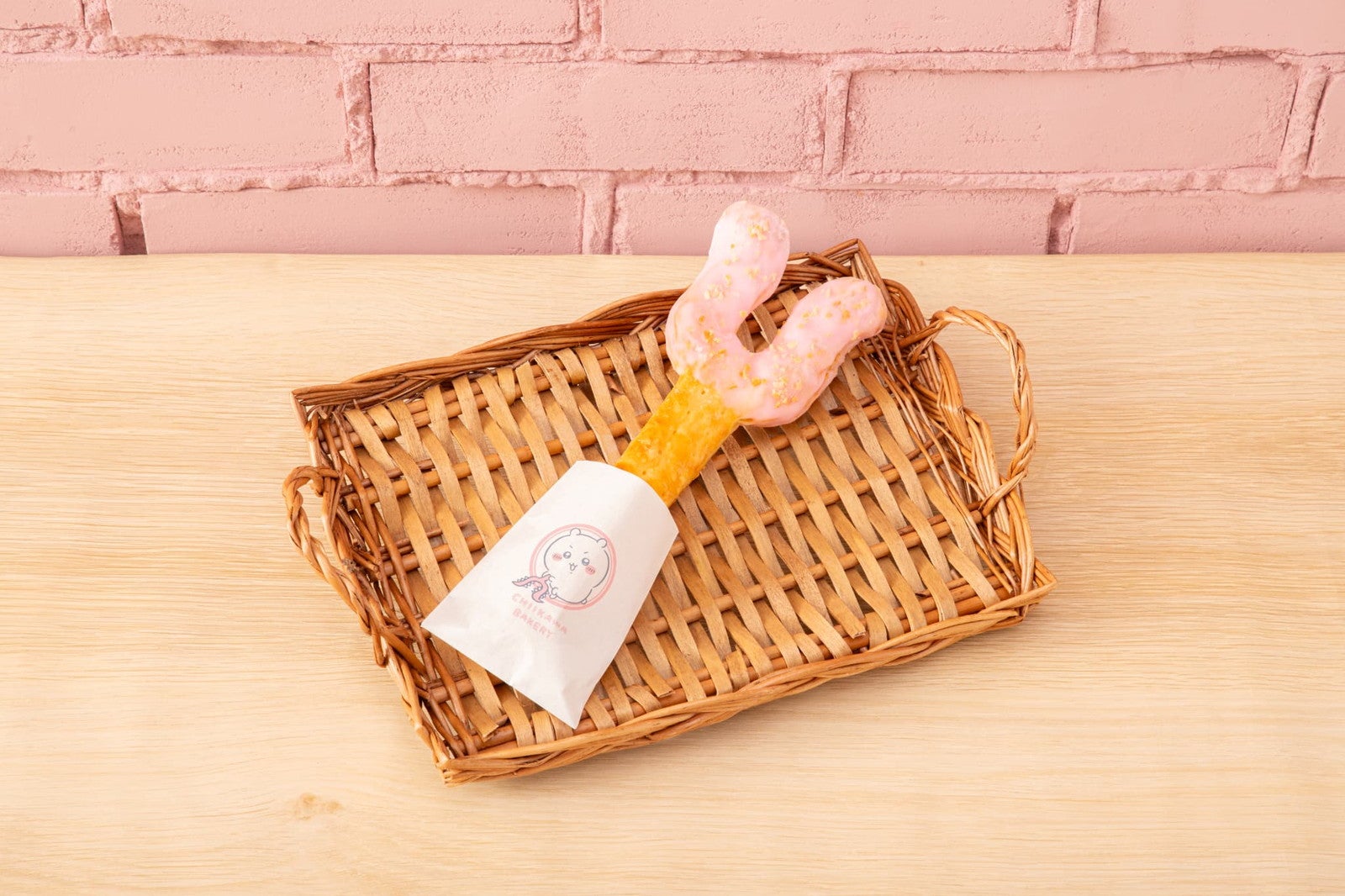 さすまたスティックパイ（ちいかわ）　税込550円（C）nagano