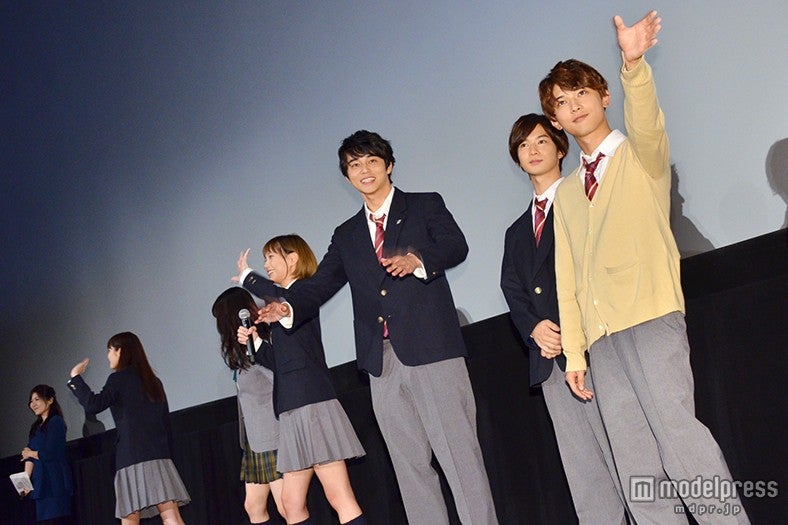 （左から）本田翼、東出昌大、千葉雄大、吉沢亮