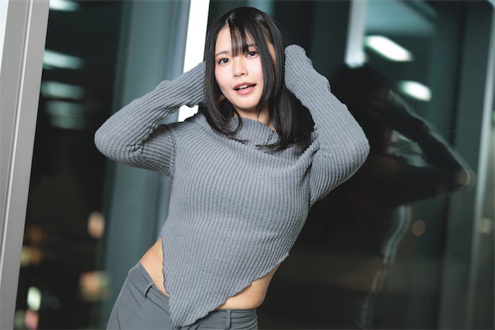 「日本一えっちな幼なじみ」女優・宮越虹海の美学「“胸が小さい”なんてコメントは気にならない」