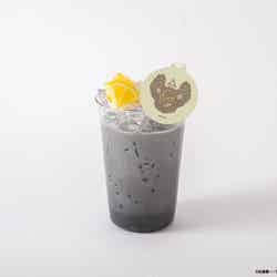 梟谷学園高校 黒ゴマミルク 税込990円(C)古舘春一/集英社・「ハイキュー!!」製作委員会