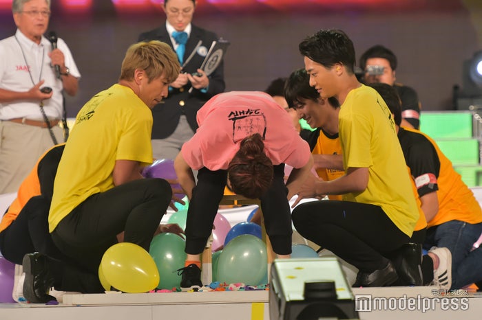 吉田沙保里 ヒップで風船割りギネス世界新記録を達成 With B がナイスアシスト 24時間テレビ41 モデルプレス 吉田沙保里 ヒップで風船割りギネス世界新記録を達成 With B がナイスアシスト 24時間テレビ41 モデルプレス