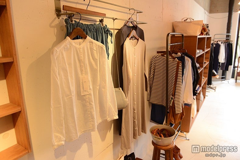 チュニックやトップスなど衣類も豊富