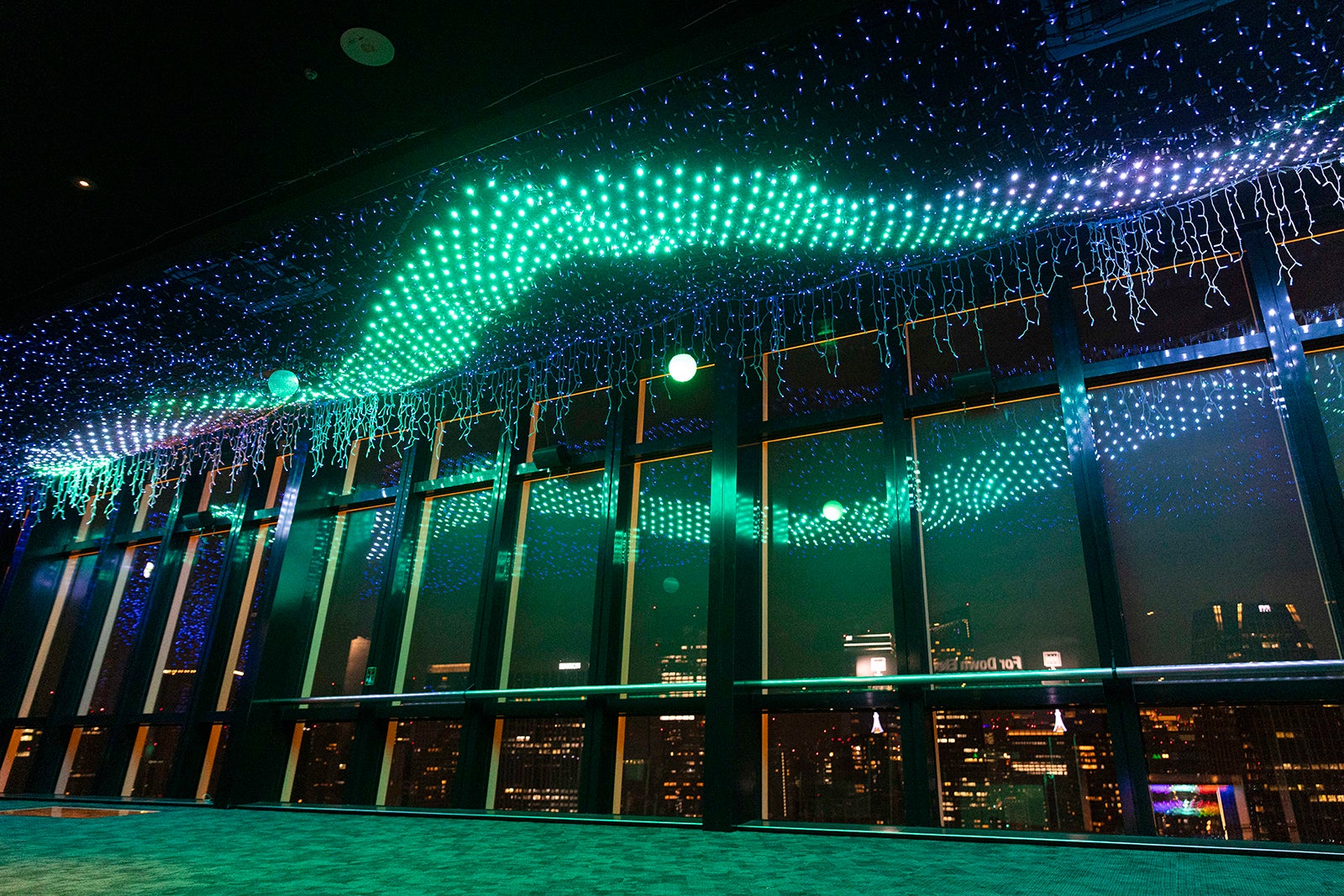 「デンティス」東京タワーコラボイルミネーション（提供写真）