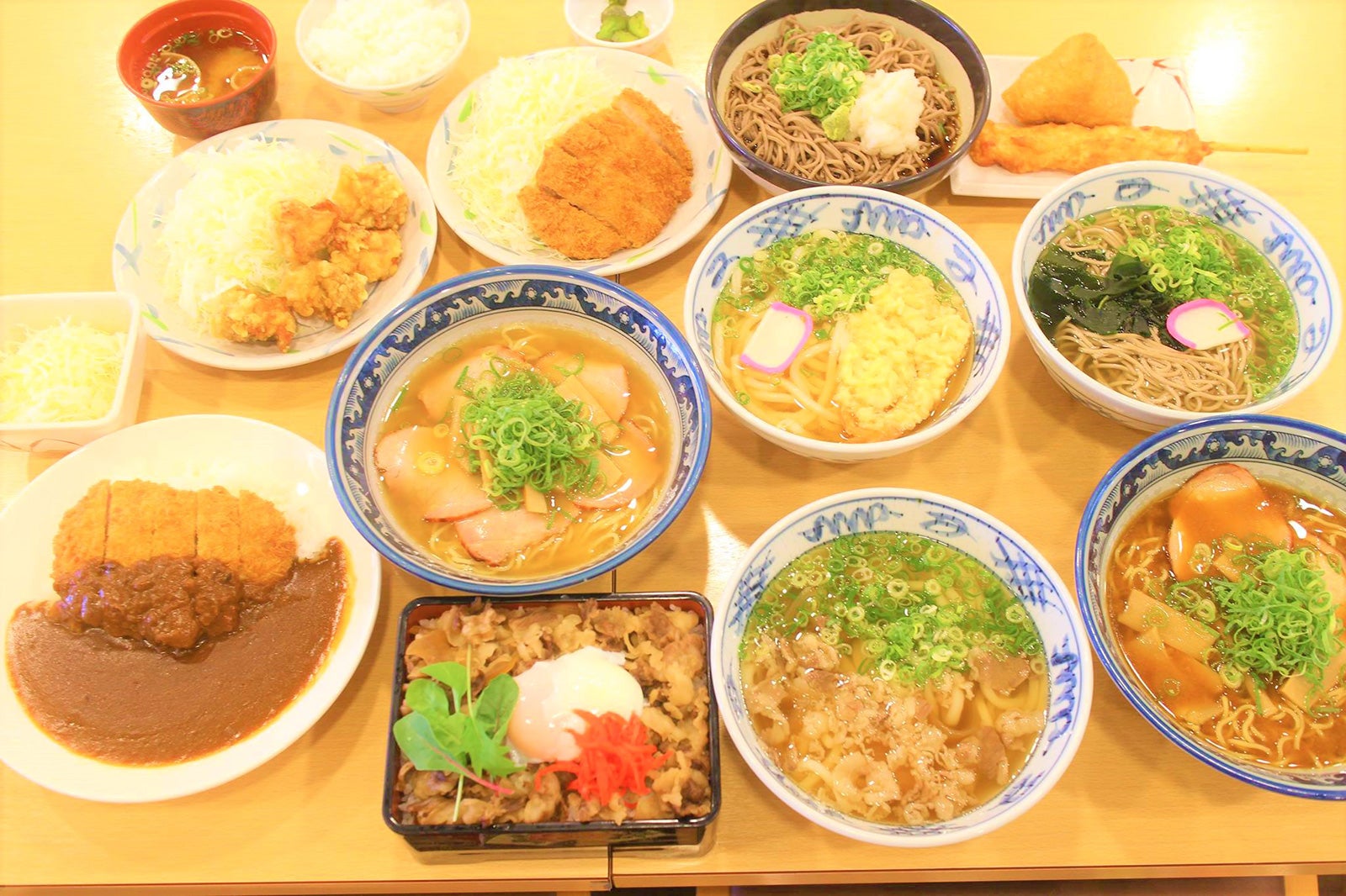 フード一例／画像提供：西紀サービスエリア下り線