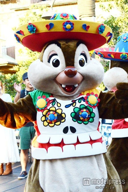 迫力満点「チップとデールのスケルトン・フィエスタ」/東京ディズニーシー