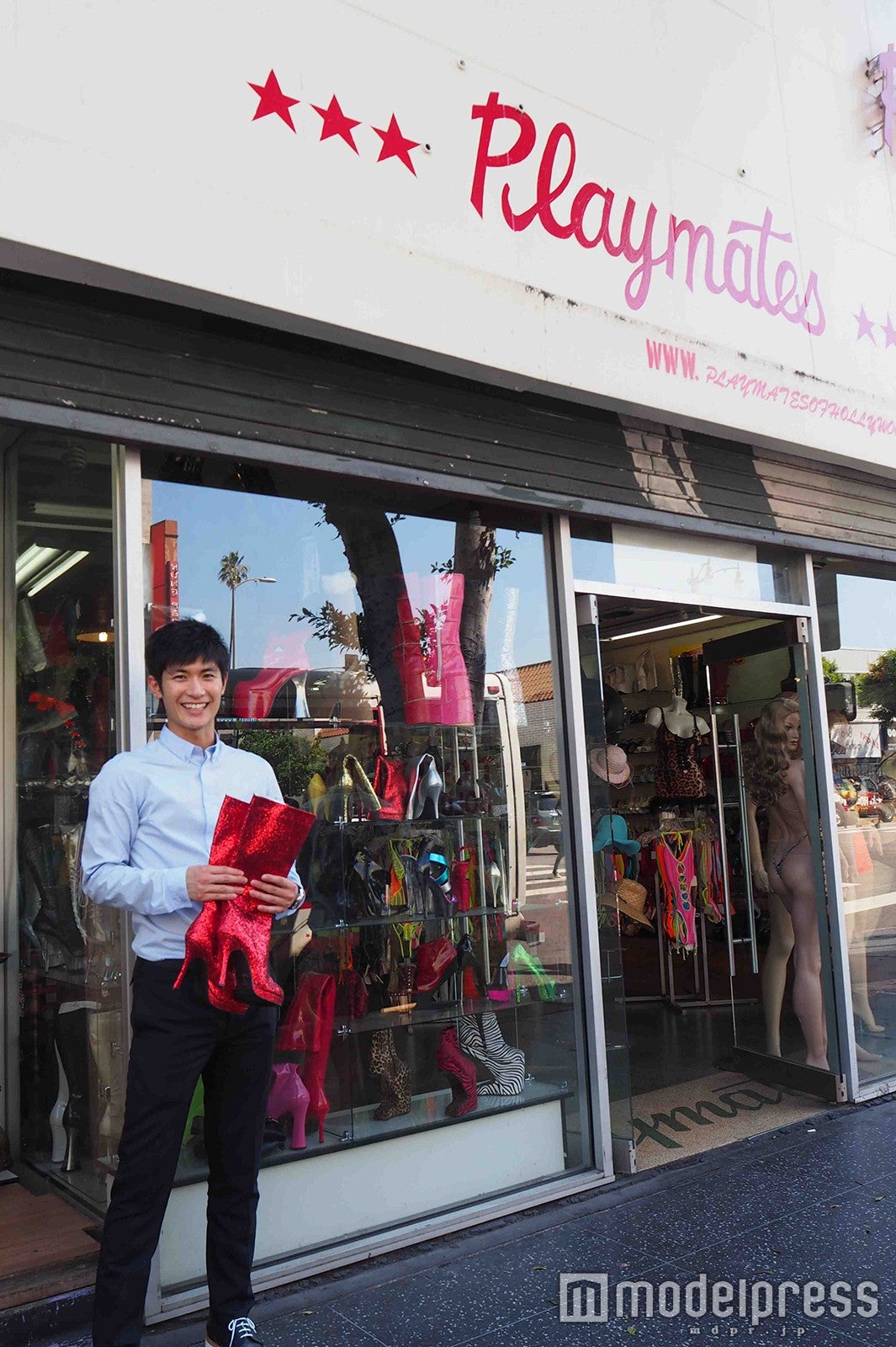 三浦春馬、念願の“キンキーブーツ”を購入