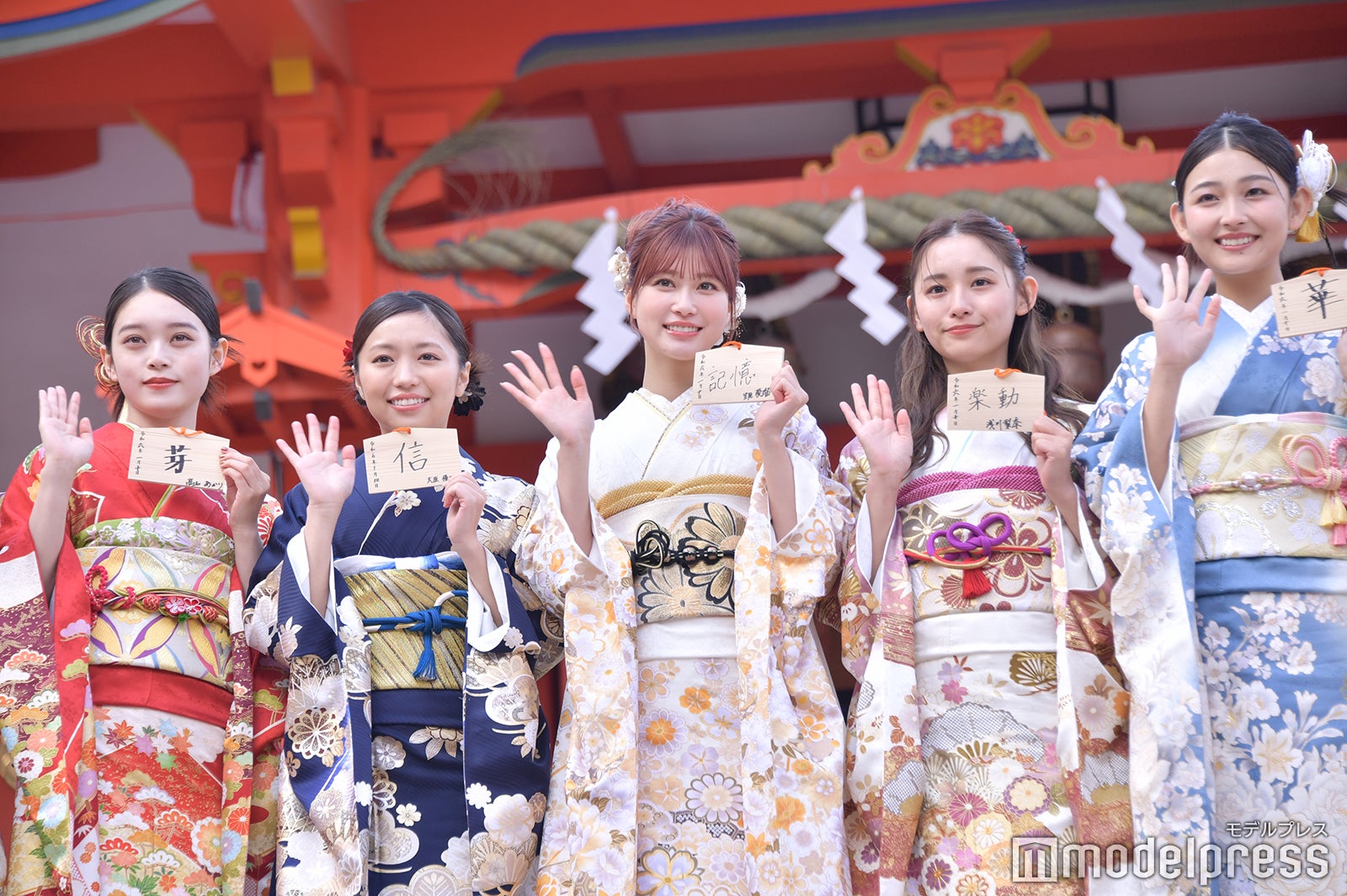 高石あかり、大原優乃、生見愛瑠、浅川梨奈、花音（C）モデルプレス