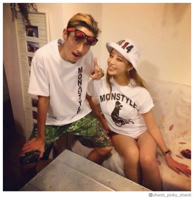 PINKY、夫・窪塚洋介との思い出ショットに反響「素敵な2ショット」「幸せそう」