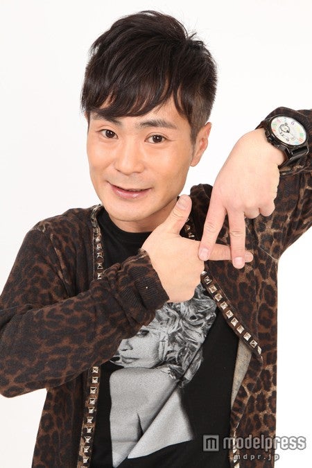 入江慎也（カラテカ）