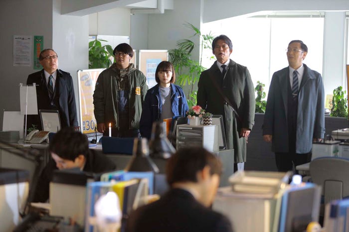 伊藤沙莉、織田裕二ら「シッコウ!!~犬と私と執行官~」第7話より(C)テレビ朝日