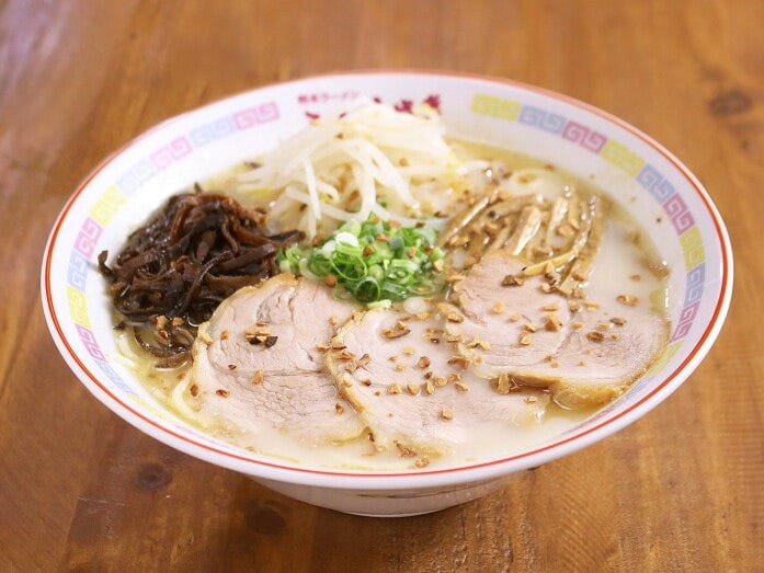 こむらさき「王様ラーメン(800円)」(写真提供:ラー博)