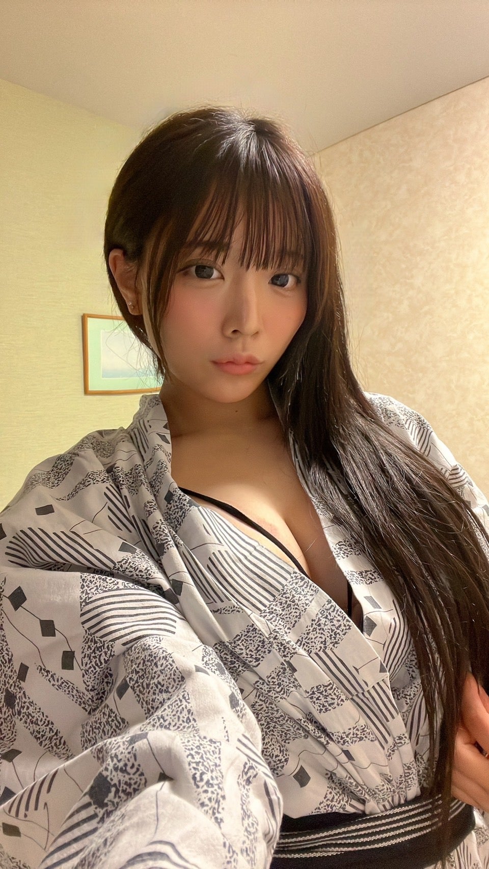 とにかくバズる東雲珠々（鼻のjk） メディアに出ない謎の美女の正体＜ミーグラムインタビュー＞