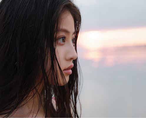 今田美桜、完全無欠の横顔ショット公開 ロングヒット写真集が5度目重版<ラストショット>