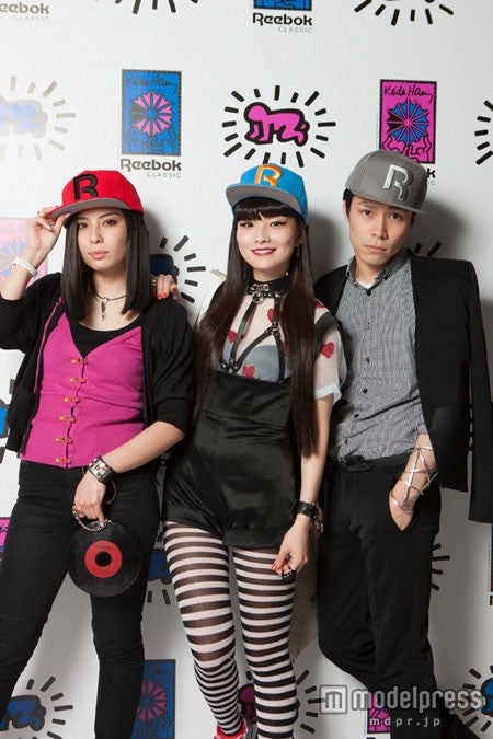 秋元梢は3姉弟で来場
