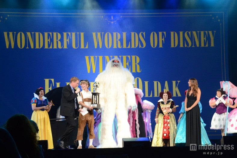 アトラクション「マッターホーン・ボブスレー」のイエティ（雪男）