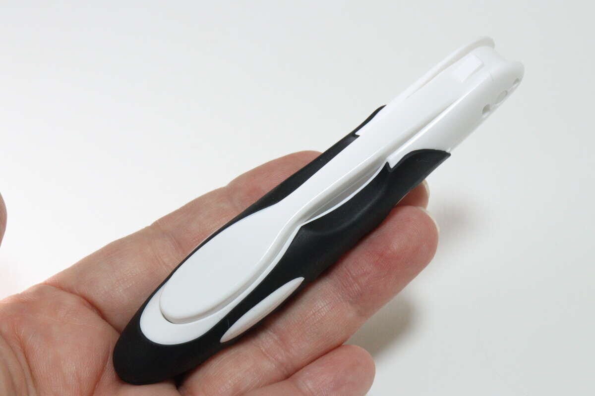 折りたたみ歯ブラシ（モノトーン）　折りたたみ時