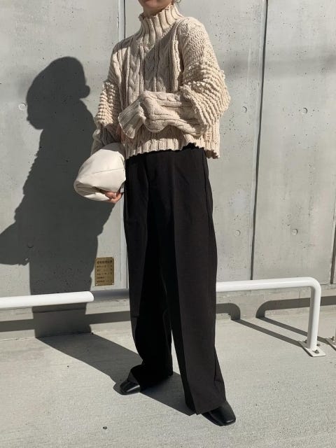パンツ コーディネート 2023冬 レディース レディース コーディネート コーデ 着こなし トレンド おしゃれ お洒落 オシャレ 2023 パンツ パンツコーデ ニット セーター 黒パンツ