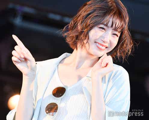 市川美織、色白美脚&キュートなポーズで魅了<TGC BEACH 2019>