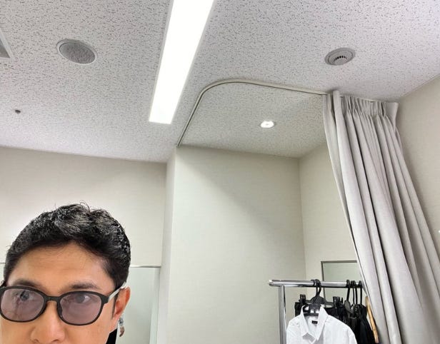 サングラス姿を公開した薬丸裕英/オフィシャルブログより