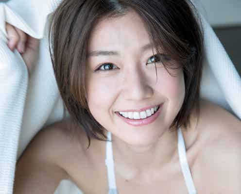 「レースクイーン大賞」5冠獲得の“新星”藤木由貴、美バストチラリで魅了