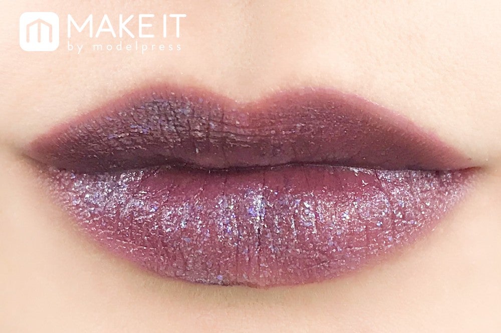 LUNASOL／フォービドゥングリッツ／01をシームレスマットリップス／EX01の上から重ねて使用 (C)メイクイット