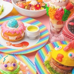 「KAWAII MONSTER CAFE」で春フェアが開催 パワフルカラーで身も心も元気に!